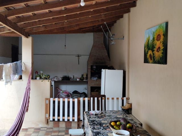 Casa com 275m² 4 quartos e 2 banheiros, à venda, no bairro Jardim Almeida em São João da Boa Vista