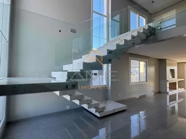 Casa com 401m² 4 quartos e 5 banheiros, à venda, no bairro Laranjal em Pelotas