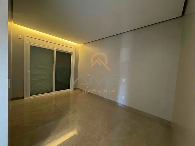 Casa com 401m² 4 quartos e 5 banheiros, à venda, no bairro Laranjal em Pelotas