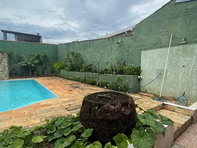 Casa com 750m² 3 quartos e 3 banheiros, à venda, no bairro Jardim Esperança em Mogi das Cruzes