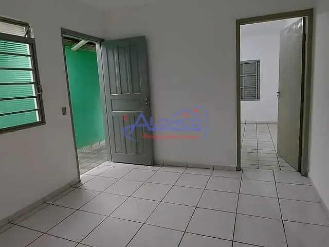 Casa com 125m² 3 quartos e 1 banheiro, para alugar, no bairro Parque Nova América em Jacareí