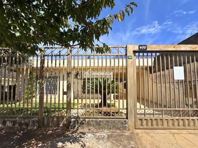 Casa com 469m² 3 quartos e 2 banheiros, para alugar, no bairro Jardim Apucarana em Apucarana