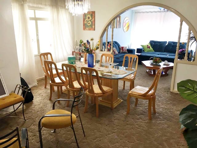 Casa com 300m² 4 quartos e 3 banheiros, à venda, no bairro Orfãs em Ponta Grossa