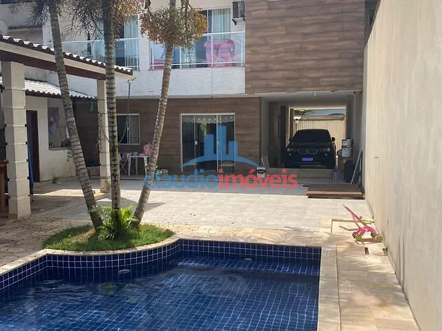 Casa com 240m² 4 quartos e 2 banheiros, à venda, no bairro Vista Alegre em Barra Mansa