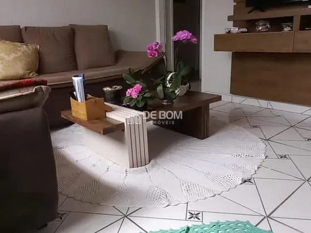 Casa com 122m² 3 quartos e 1 banheiro, à venda, no bairro Jardim Ipê em Poços de Caldas