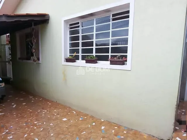 Casa com 122m² 3 quartos e 1 banheiro, à venda, no bairro Jardim Ipê em Poços de Caldas