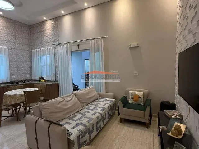Casa com 200m² 4 quartos e 3 banheiros, à venda, no bairro Wanel Ville em Sorocaba