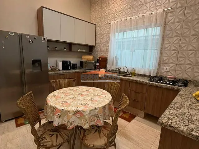 Casa com 200m² 4 quartos e 3 banheiros, à venda, no bairro Wanel Ville em Sorocaba