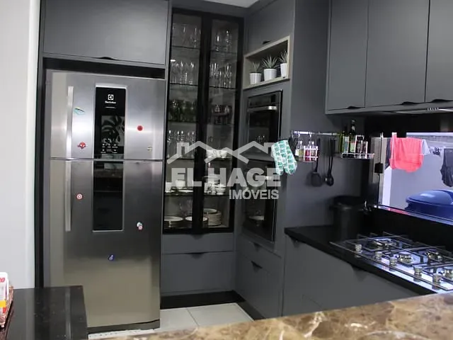 Casa com 1260m² 7 quartos e 8 banheiros, à venda, no bairro Jardim Itália em Cuiabá