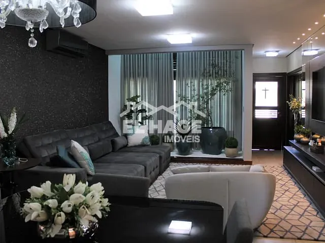 Casa com 1260m² 7 quartos e 8 banheiros, à venda, no bairro Jardim Itália em Cuiabá