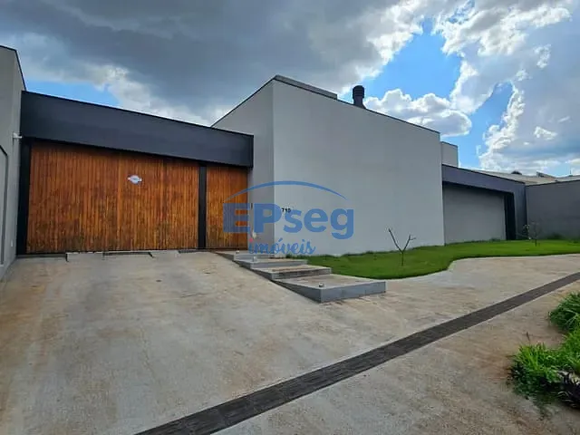 Casa com 1250m² 3 quartos e 3 banheiros, à venda, no bairro Jardim Itatiaia 1 em Londrina
