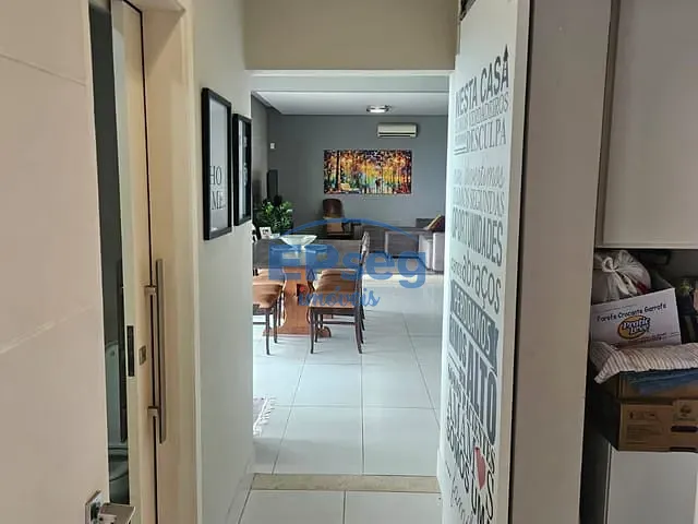 Casa com 1250m² 3 quartos e 3 banheiros, à venda, no bairro Jardim Itatiaia 1 em Londrina