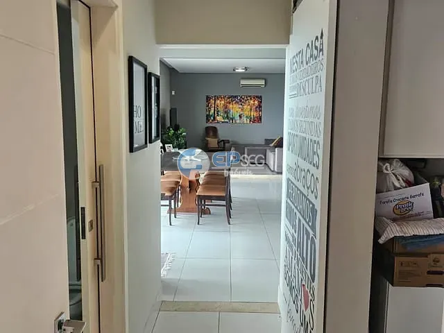 Casa com 1250m² 3 quartos e 3 banheiros, à venda, no bairro Jardim Itatiaia 1 em Londrina