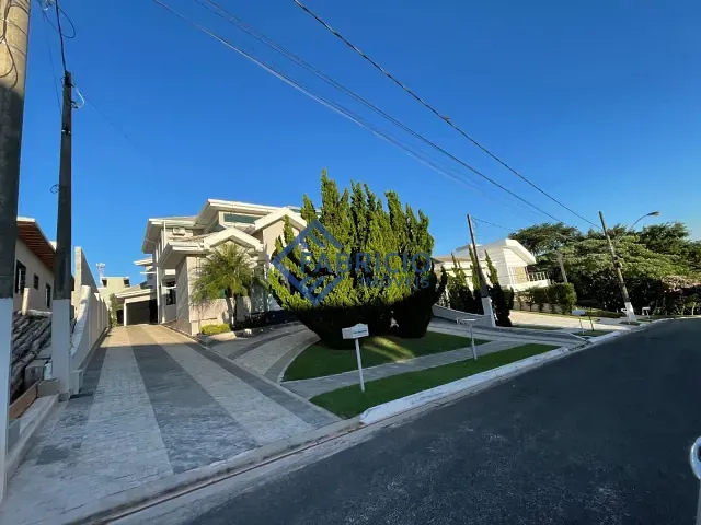 Casa com 600m² 4 quartos e 5 banheiros, à venda, no bairro Centro em Vinhedo