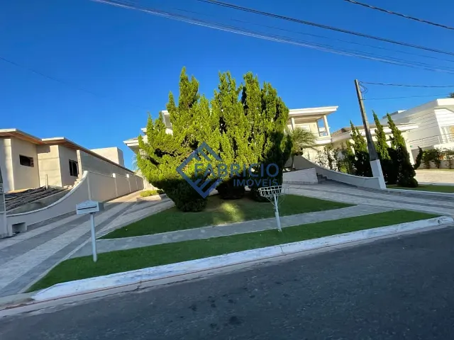 Casa com 600m² 4 quartos e 5 banheiros, à venda, no bairro Centro em Vinhedo