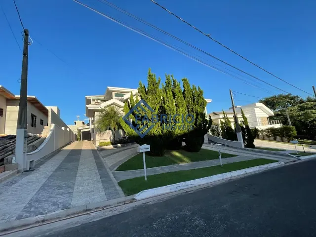 Casa com 600m² 4 quartos e 5 banheiros, à venda, no bairro Centro em Vinhedo