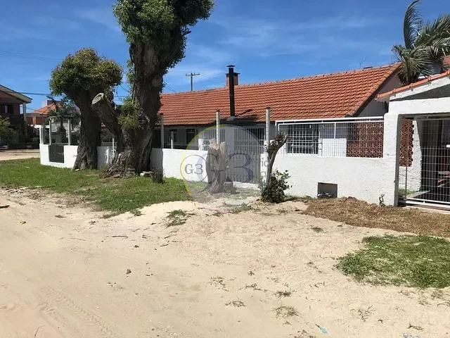 Casa 3 quartos e 2 banheiros, para alugar, no bairro Cassino em Rio Grande