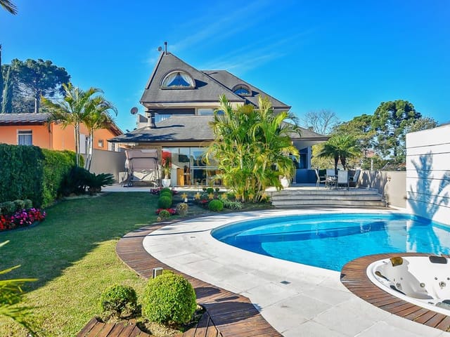 Foto do Casa - Jardim Social, casa 648m², com guarita, 4 quartos sendo 3 suítes, 3 vagas, piscina, Curitiba, PR | Imobiliária GreenVille