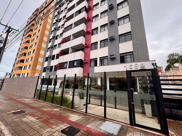 Apartamento com 106m² 3 quartos e 3 banheiros, à venda ou para alugar, no bairro Luzia em Aracaju