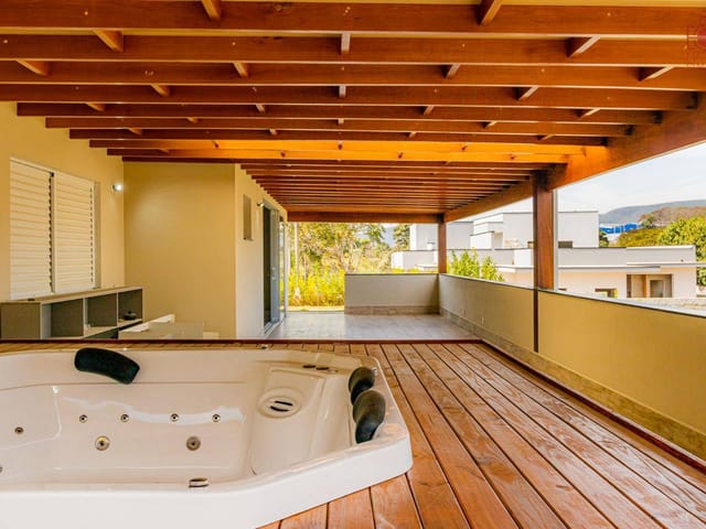 Casa com 1028m² 4 quartos e 6 banheiros, à venda, no bairro Jacaré em Cabreúva