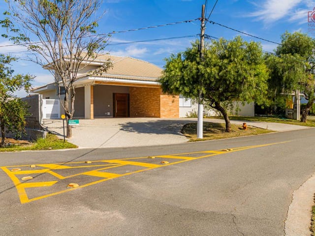 Casa com 1028m² 4 quartos e 6 banheiros, à venda, no bairro Jacaré em Cabreúva