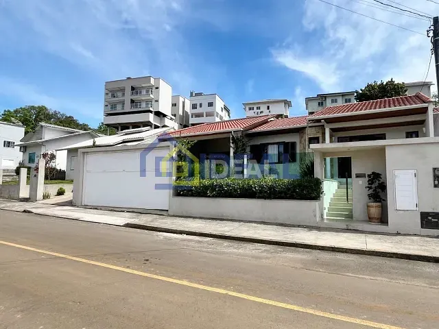 Casa com 196m² 2 quartos e 1 banheiro, à venda, no bairro Parque de Exposições em Concórdia