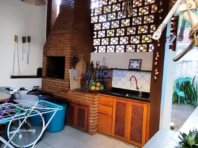 Casa com 360m² 5 quartos e 6 banheiros, à venda, no bairro Pontal em Ilhéus