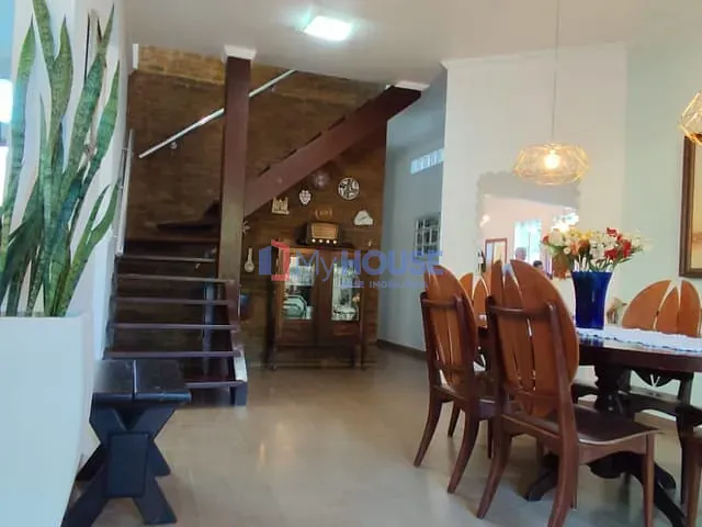 Casa com 360m² 5 quartos e 6 banheiros, à venda, no bairro Pontal em Ilhéus