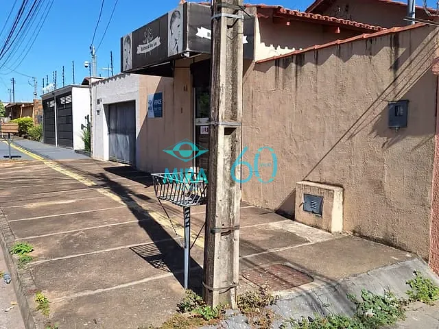 Casa com 390m² 2 quartos e 2 banheiros, à venda, no bairro Parque Amazônia em Goiânia