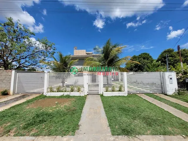 Casa com 750m² 3 quartos e 3 banheiros, à venda, no bairro Nova Canarana em Canarana