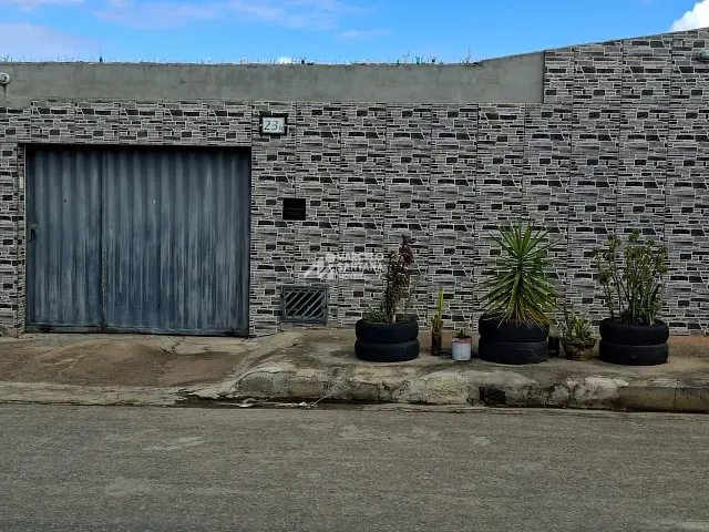 Casa com 198m² 3 quartos e 3 banheiros, à venda, no bairro Senhorinha Cairo em Vitória da Conquista