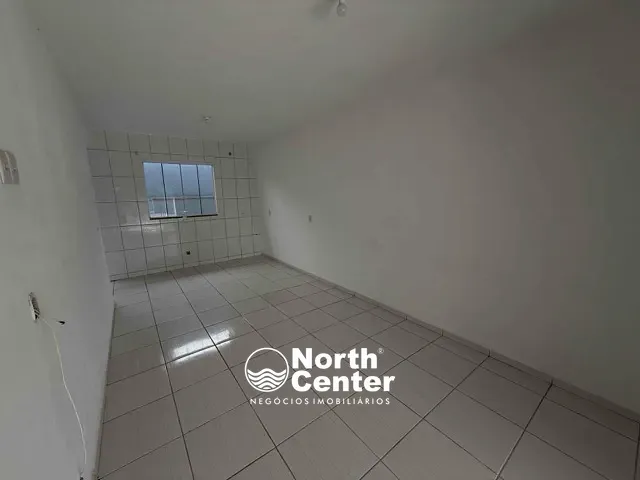 Casa 2 quartos e 1 banheiro, à venda ou para alugar, no bairro CENTRO em Balneário Barra do Sul