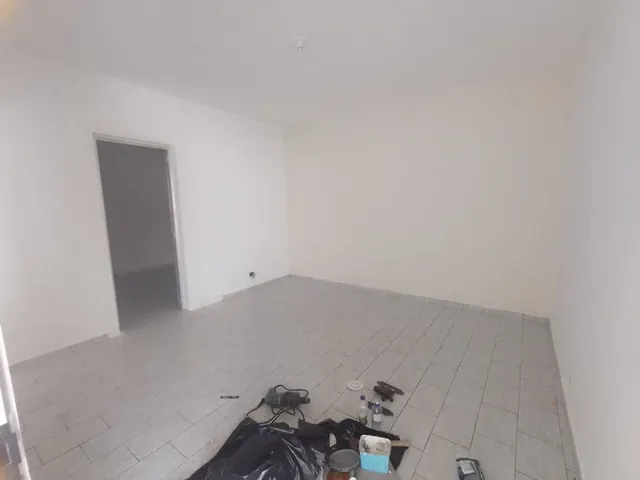 Casa com 300m² 2 quartos e 1 banheiro, para alugar, no bairro Vila Santa Clara em São Paulo