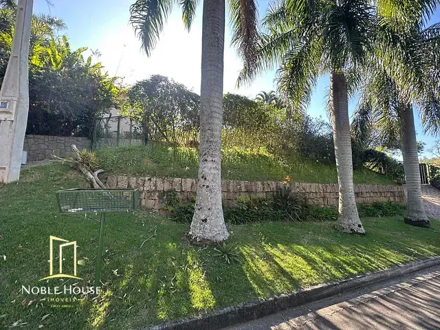Casa com 1000m² 2 quartos e 3 banheiros, para alugar, no bairro Caixa D´Água em Vinhedo