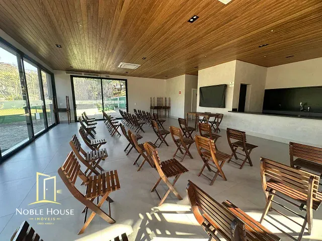 Casa com 1000m² 2 quartos e 3 banheiros, para alugar, no bairro Caixa D´Água em Vinhedo