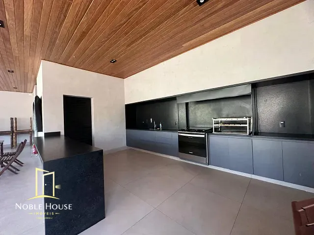 Casa com 1000m² 2 quartos e 3 banheiros, para alugar, no bairro Caixa D´Água em Vinhedo