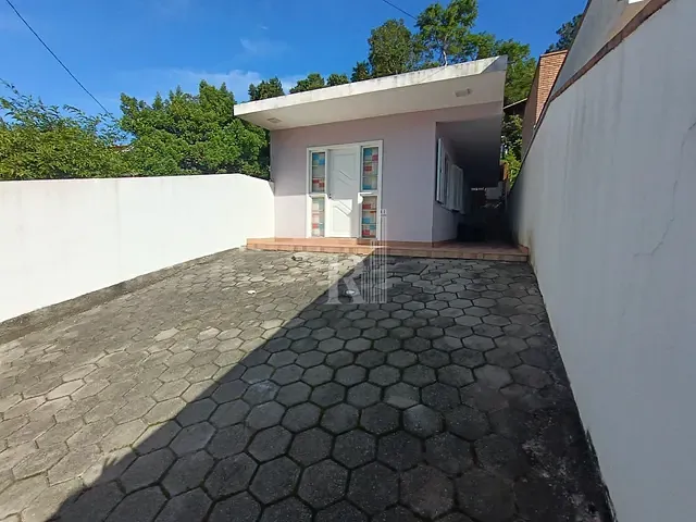 Casa 2 quartos e 2 banheiros, à venda, no bairro Camboa em Governador Celso Ramos