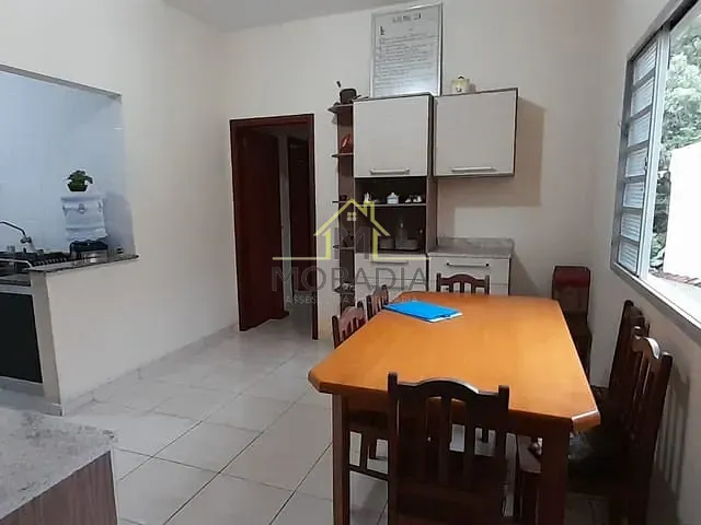 Casa com 323m² 3 quartos e 2 banheiros, à venda, no bairro Bebedouro em Guaxupé