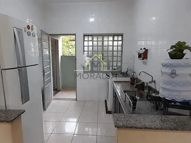 Casa com 323m² 3 quartos e 2 banheiros, à venda, no bairro Bebedouro em Guaxupé
