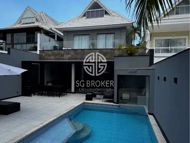 Casa com 320m² 6 quartos e 8 banheiros, à venda, no bairro Barra da Tijuca em Rio de Janeiro