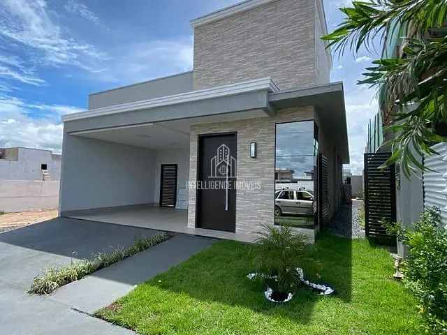 Casa 3 quartos e 3 banheiros, à venda, no bairro São Sebastião em Cuiabá