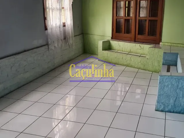 Casa com 1m² 4 quartos e 1 banheiro, para alugar, no bairro Maracanã em Barra do Piraí
