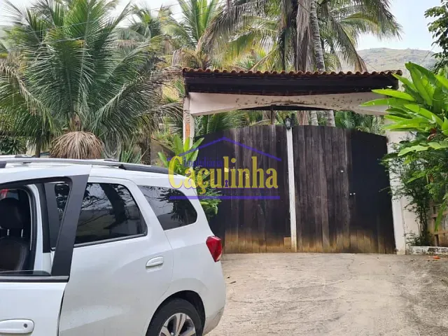 Casa com 1m² 4 quartos e 1 banheiro, para alugar, no bairro Maracanã em Barra do Piraí