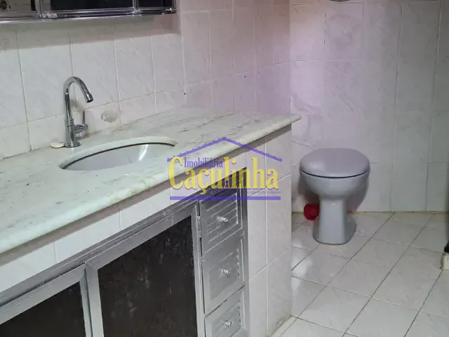 Casa com 1m² 4 quartos e 1 banheiro, para alugar, no bairro Maracanã em Barra do Piraí