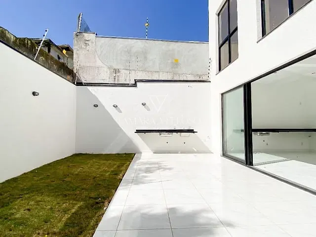 Casa 3 quartos e 3 banheiros, à venda, no bairro Vila Oliveira em Mogi das Cruzes