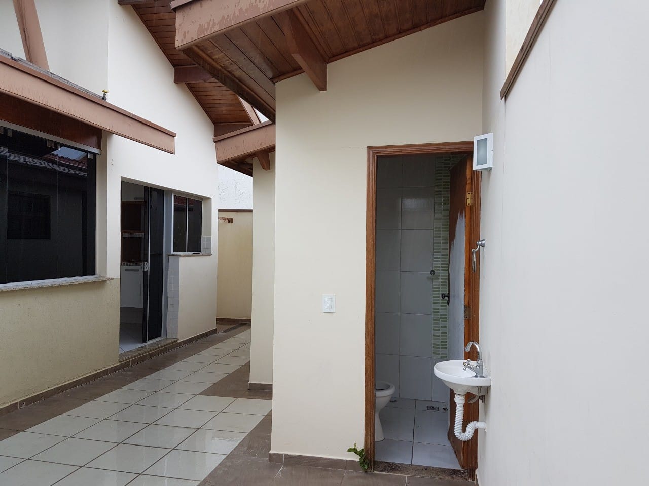 Casa à venda e aluguel com 3 quartos, 210m² - Foto 31