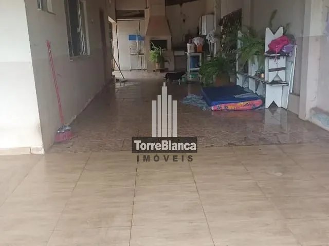 Casa com 712m² 2 quartos e 2 banheiros, à venda, no bairro Oficinas em Ponta Grossa