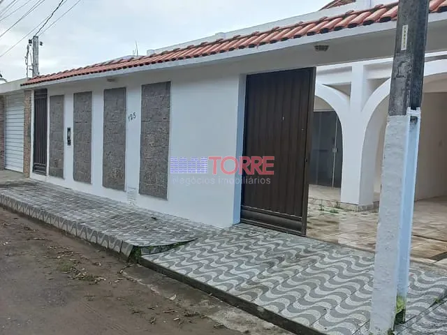 Casa com 568m² 4 quartos e 3 banheiros, à venda, no bairro Ilhéus II em Ilhéus