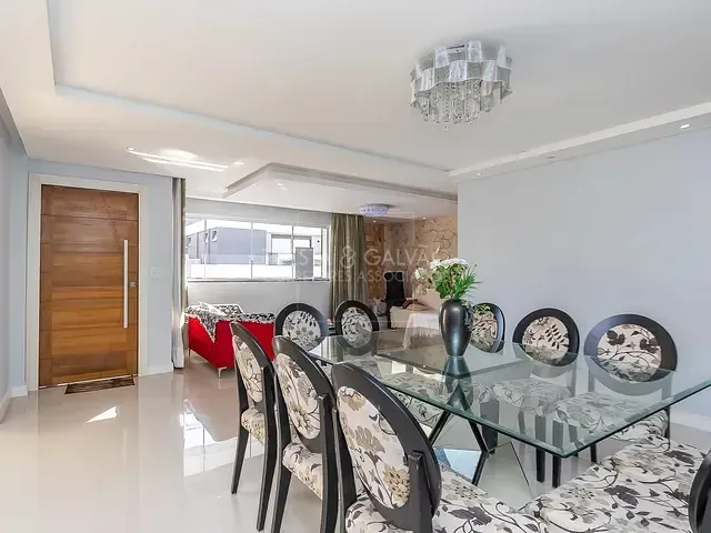 Casa com 270m², à venda, no bairro Santa Quiteria em Curitiba
