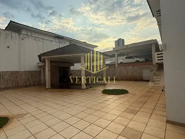 Casa com 870m², à venda, no bairro Jardim Cuiabá em Cuiabá